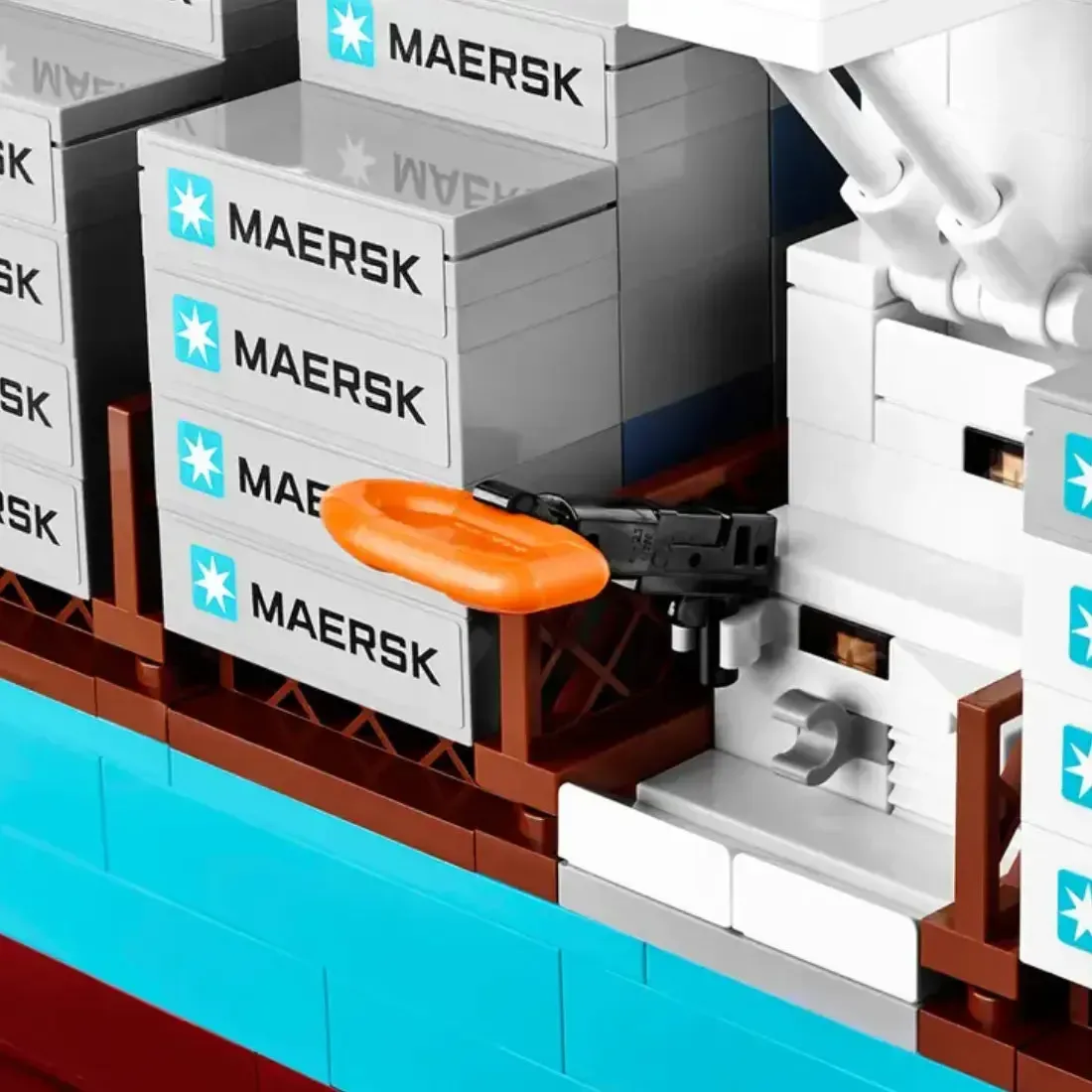 LEGO [Creator Expert] - Maersk Line Triple-E Building Set - Maersk Series (10241) - Image 5