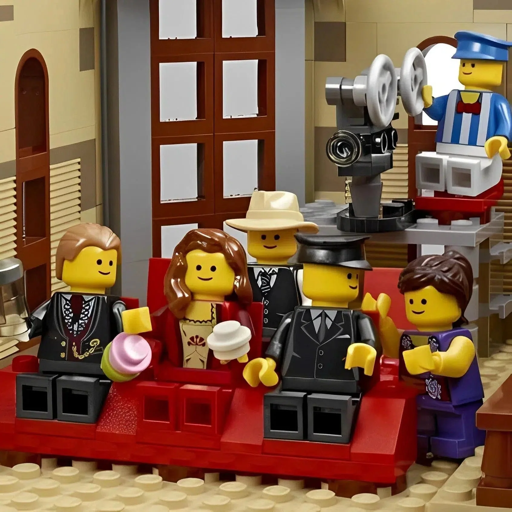 LEGO [Creator Expert] - Palace Cinema Building Set - Modular Buildings Collection Series (10232) - Image 10