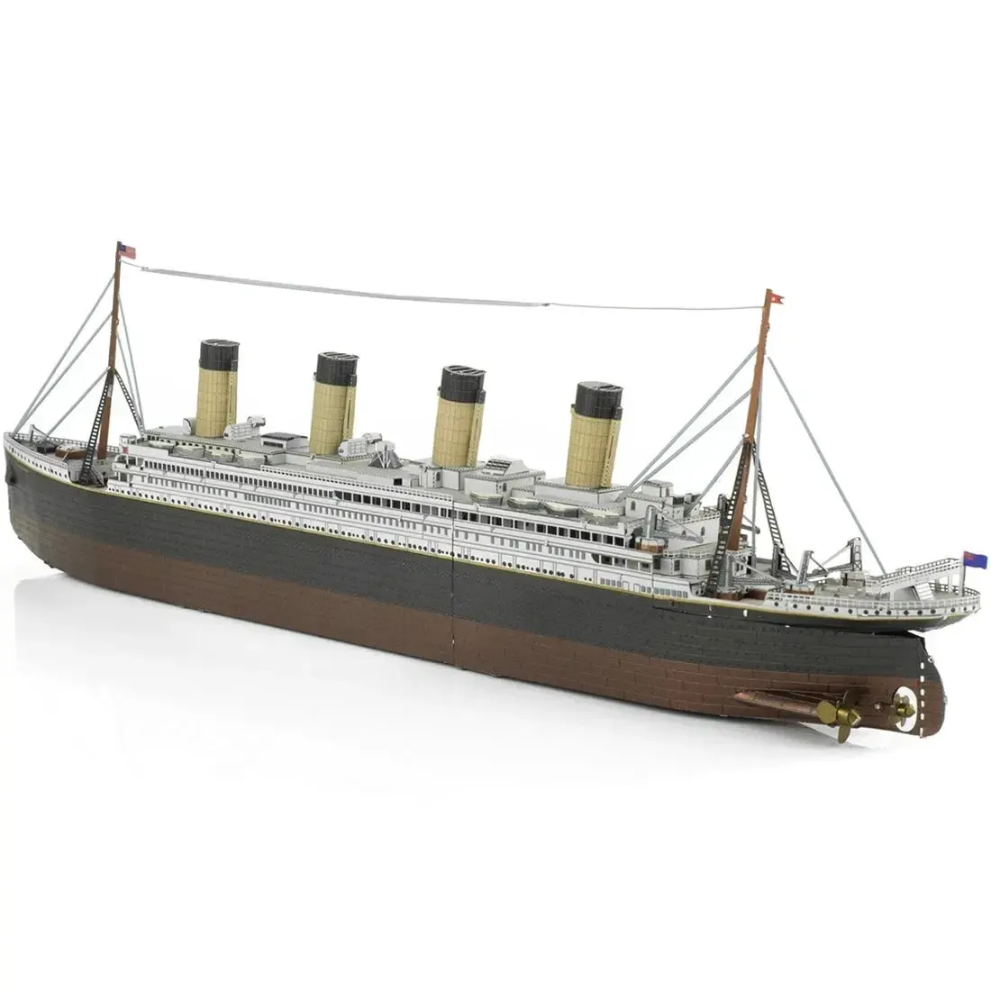 RMS Titanic Ship Figure Model Kit (1:928 Scale, Steel, Moderate Difficulty) - Fascinations - Metal Earth Premium Series - Image 4
