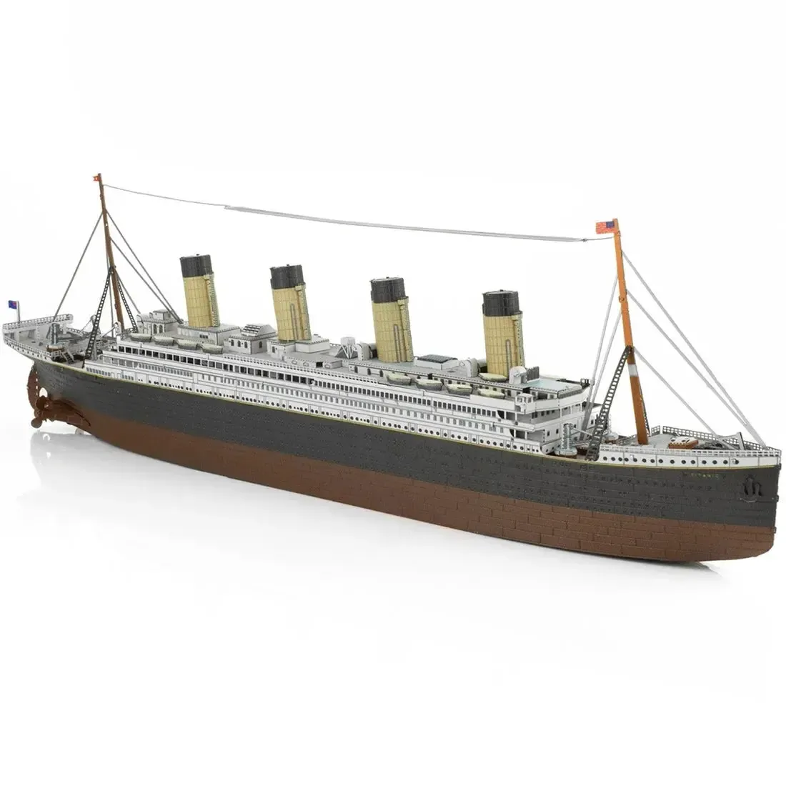RMS Titanic Ship Figure Model Kit (1:928 Scale, Steel, Moderate Difficulty) - Fascinations - Metal Earth Premium Series - Image 6